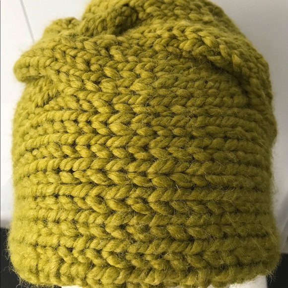 NEW Handmade Oversize Chunky Wool Hat, Criss-Cross Cable Crown - Picture 5 of 7